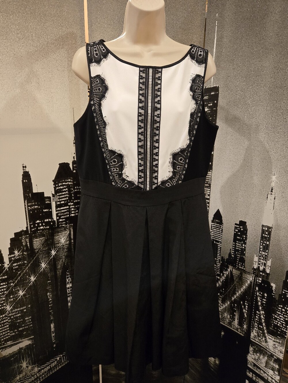 WH|BM size 12 Sleeveless dress With Pockets